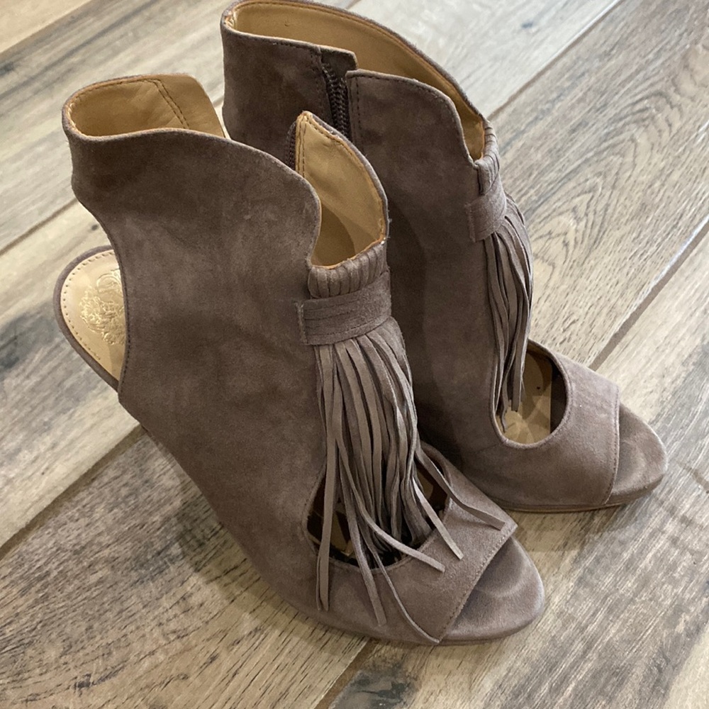 Vince Camuto Suede Bootie sandals 7